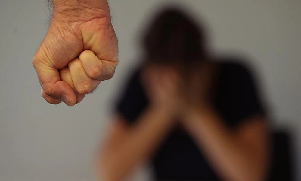 Στη Δίωξη Εκβιαστών καταφεύγει ο μουσικός που ξυλοκοπήθηκε από γνωστό τράπερ- Φοβάται για τη ζωή του